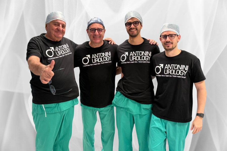 Профессор Меарини, профессор Перуджи, гость в Риме на конференции по протезной хирургии